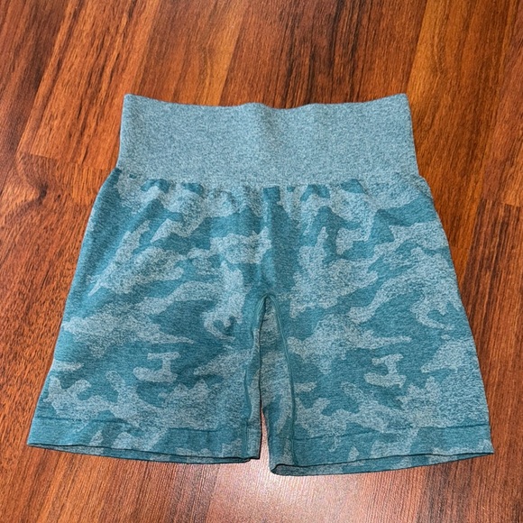 NVGTN Blue Camo Athletic Shorts High-Waisted Stretchy - Picture 2 of 3